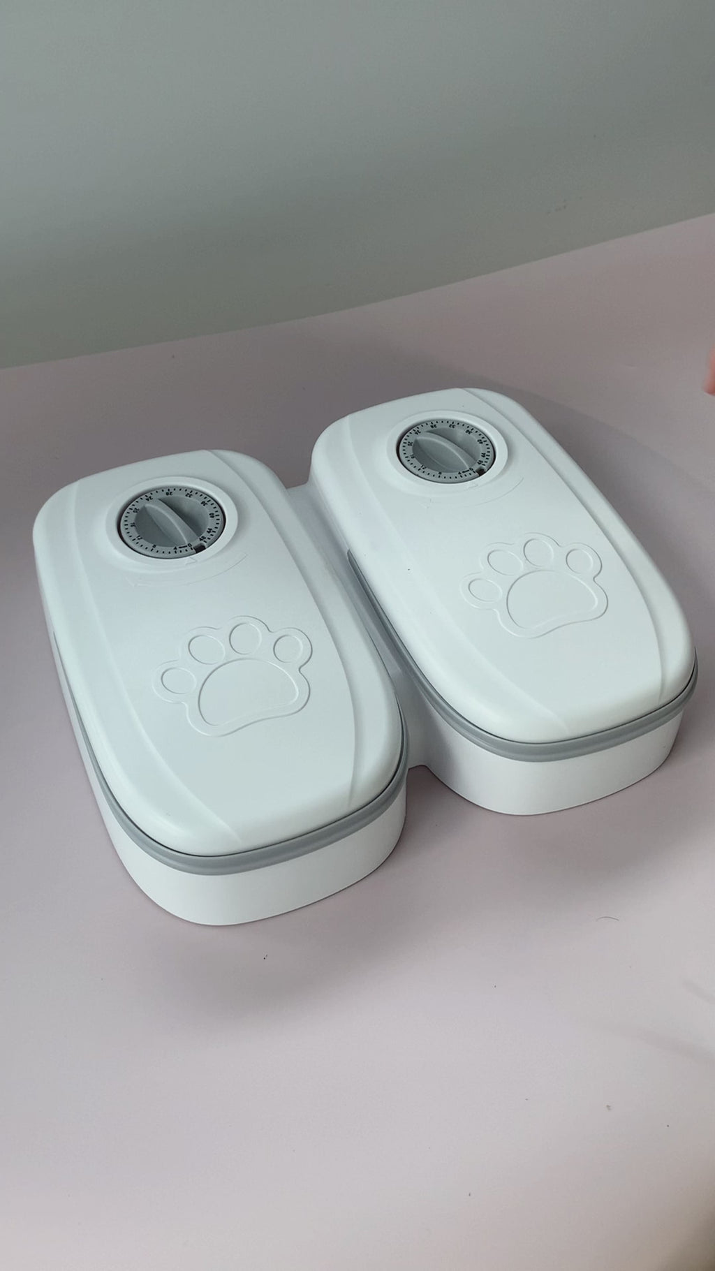 PawFlow Automatischer Futterspender für Hunde & Katzen – Einzel- oder Doppelnapf